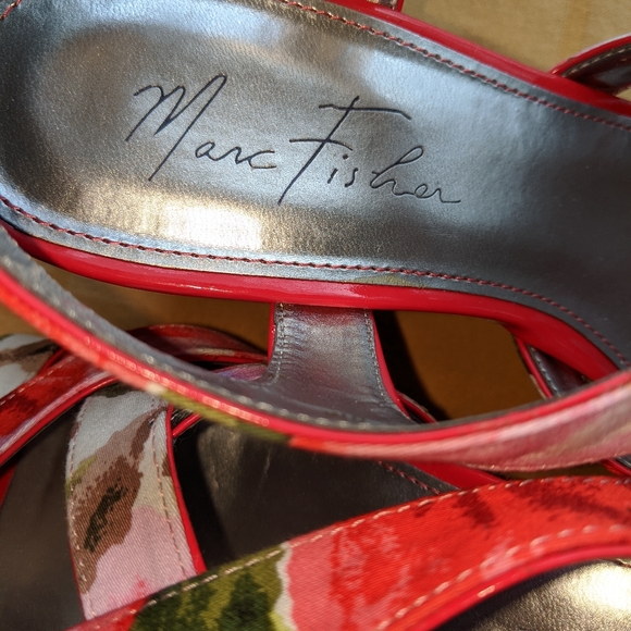 Shoes - Picture 4 of 6